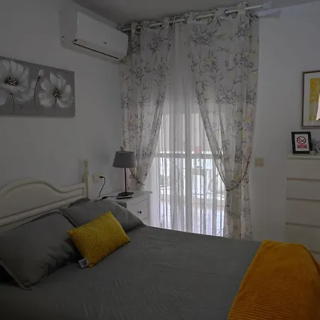 Al Lado De La Playa * Фуенхірола